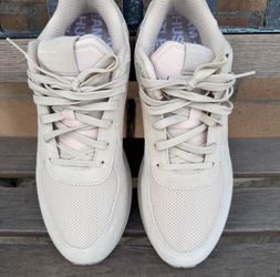 Size 13 Municipal sneaker like new