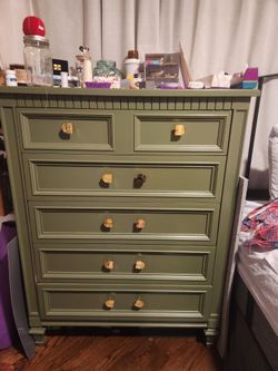 Vintage dresser