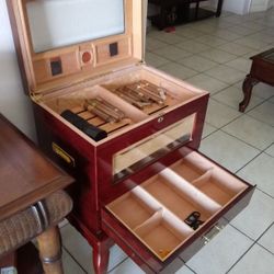 Geneve 500 cigar glasstop humidor
