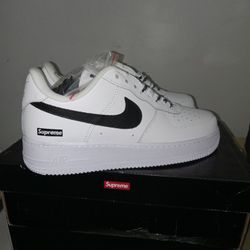 Nike SUPREME MEN SZ 6.5/Women Sz 8