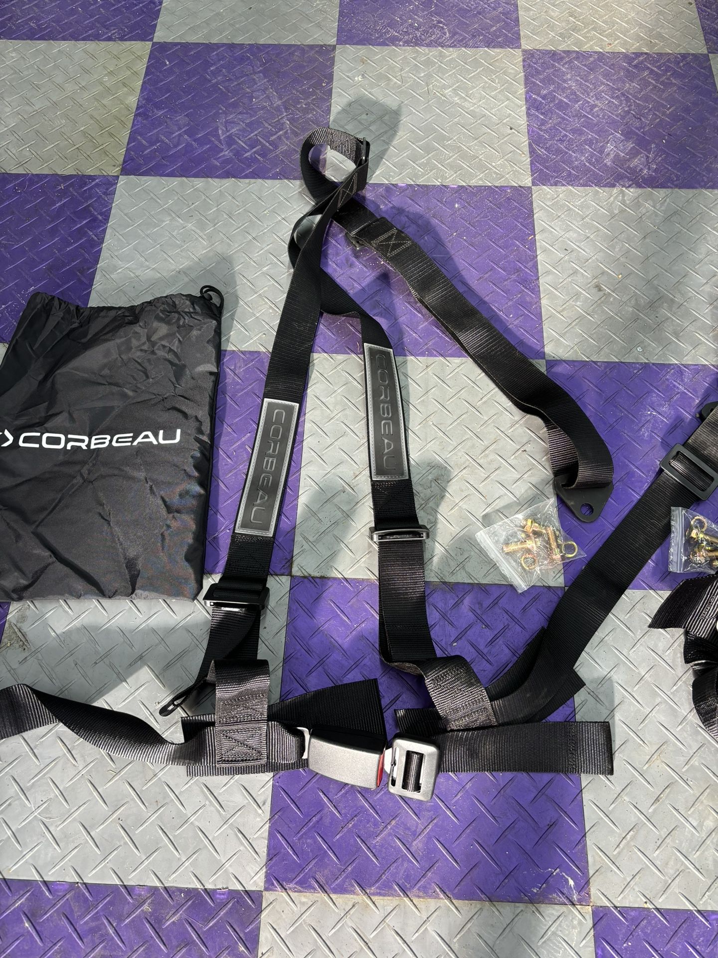 3 Point Corbeau Harnesses