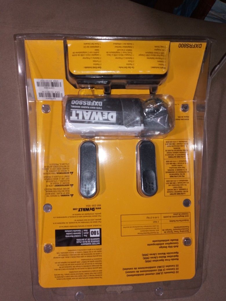 DeWalt Heavy Duty Walkie-talkie