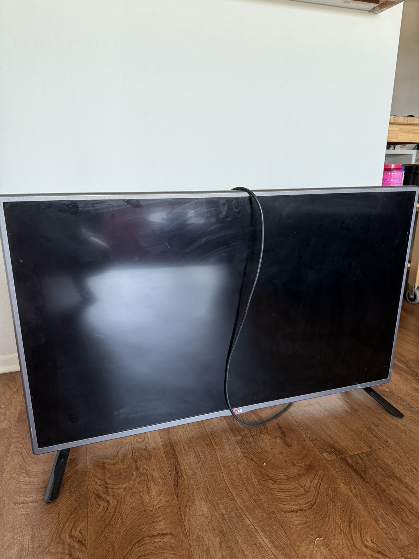 LG 43” TV