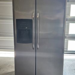 Frigidaire Refrigerator  $250 OBO