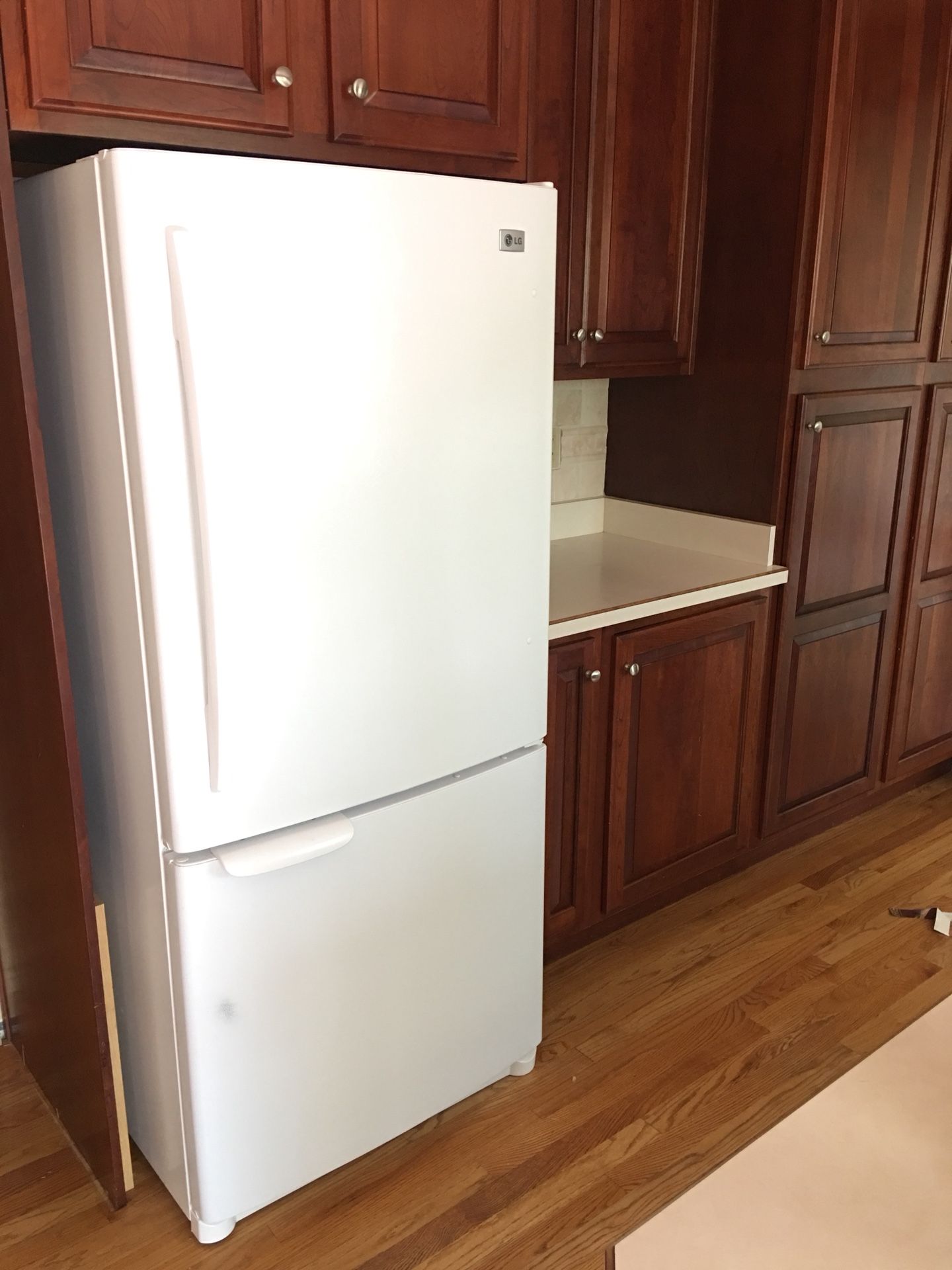 Refrigerator LG - LRBN20512WW