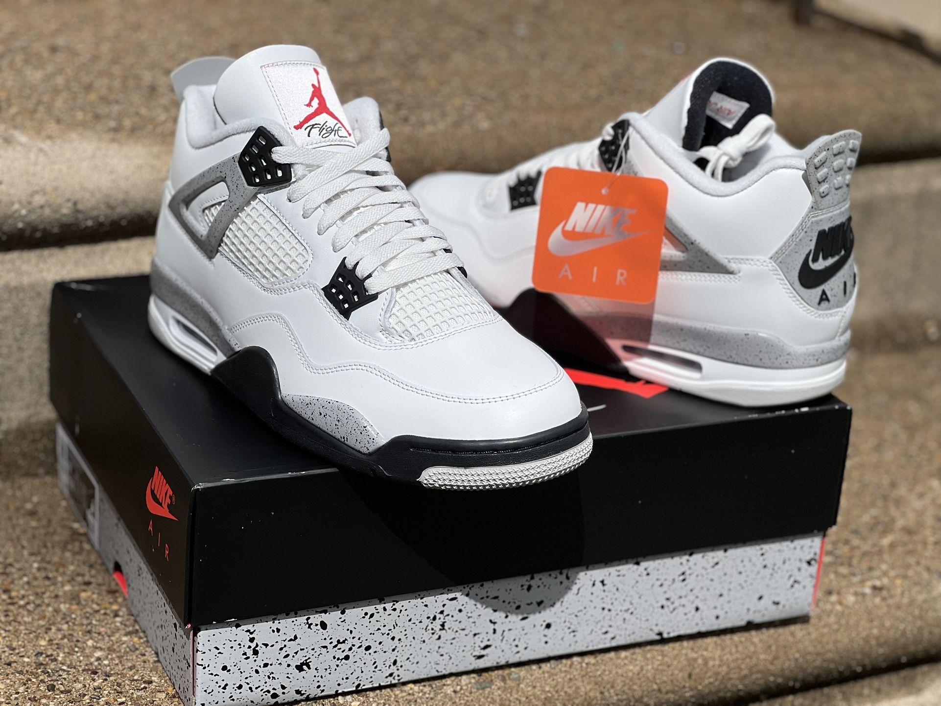 Jordan 4 white Cement Size 13