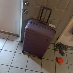 American Tourister Stratum 3.0 28" Hardside Expandable Luggage