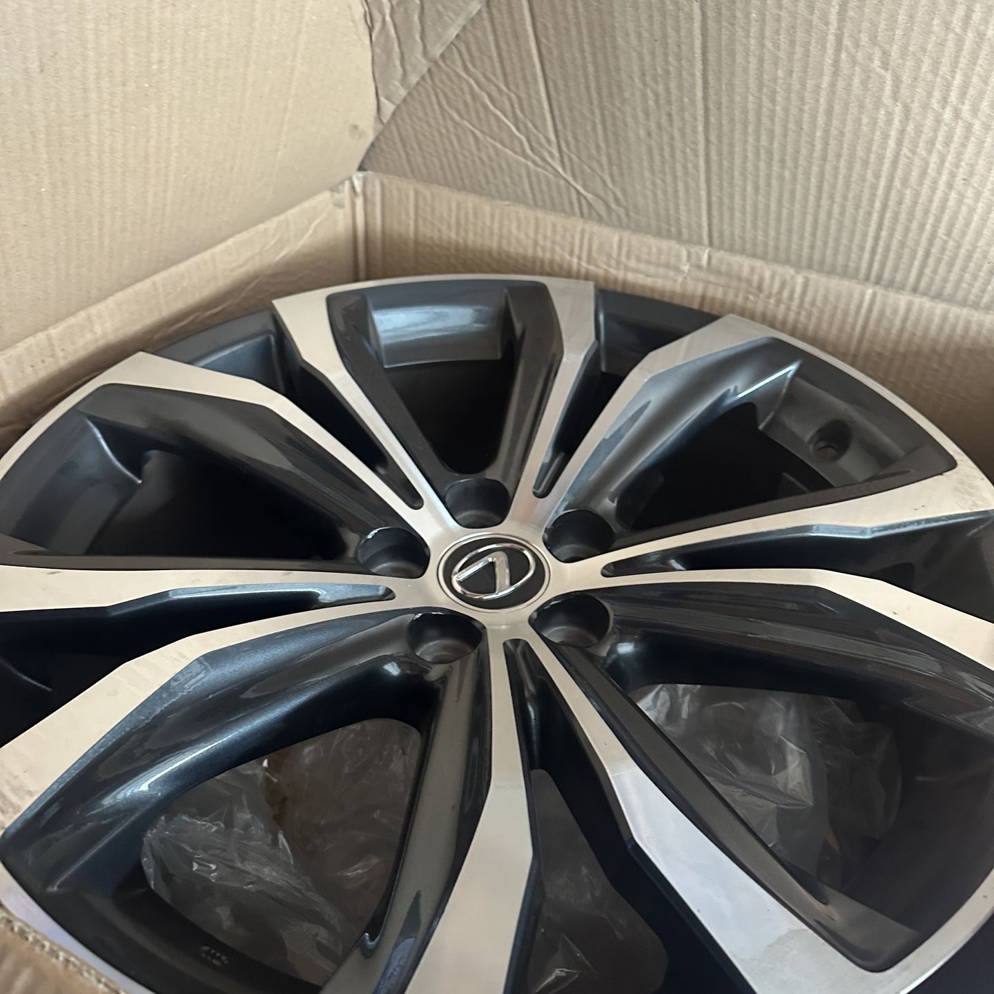 Lexus Rx350 wheels 20” for Sale in Baldwin Hills, CA - OfferUp