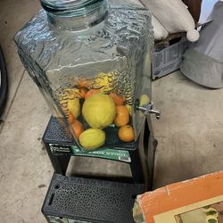 Beverage Jar with Spigot