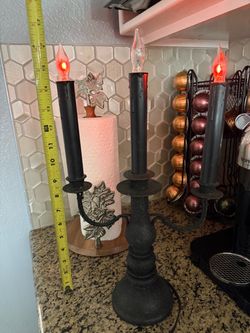 CANDELABRA WITH FLICKER FLAMES HALLOWEEN TABLE TOP DECORATION *THE MIDDLE FLAME DOES NOT FLICKER*