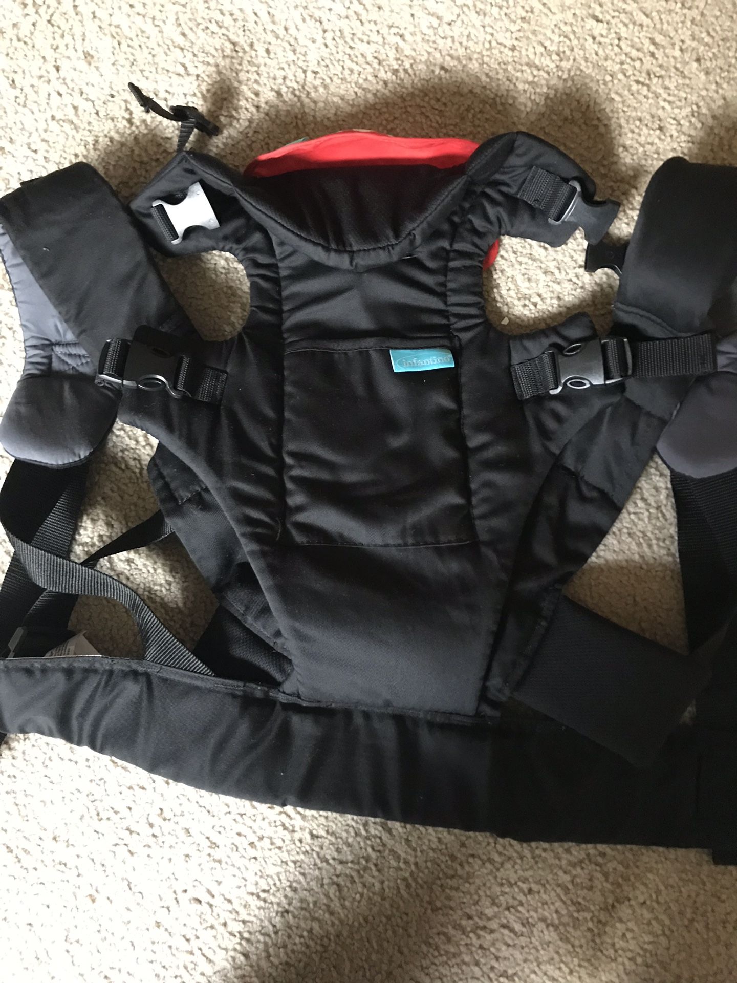 Infantino baby carrier - baby can face forward