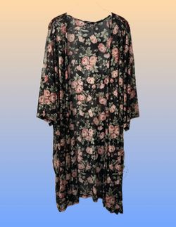 Sheer Black Floral Short-Sleeved Kimono