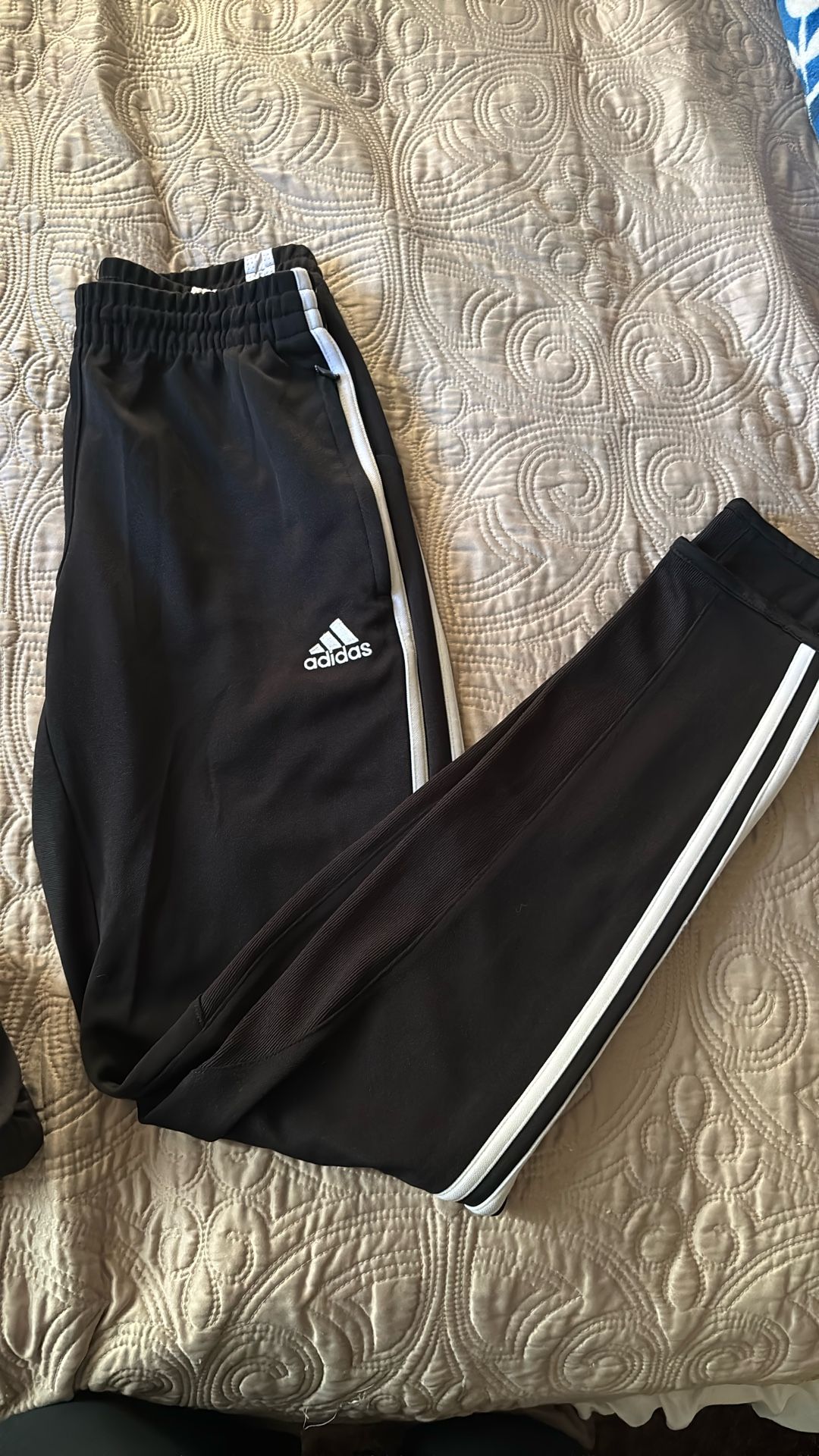 adidas Pans Size Small