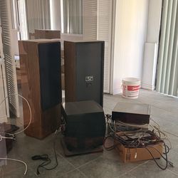 Speakers Pair + Audio Stereo
