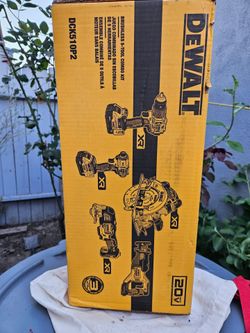 DEWALT XR COMBO KIT NEW 20 VOLTIOS