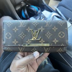 Lois Vuitton Women’s Wallet