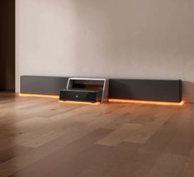 Ultra-short throw projector stand 120”