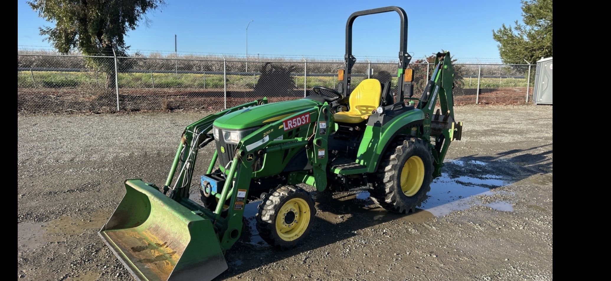 2021 John Deere 2032R Tractor