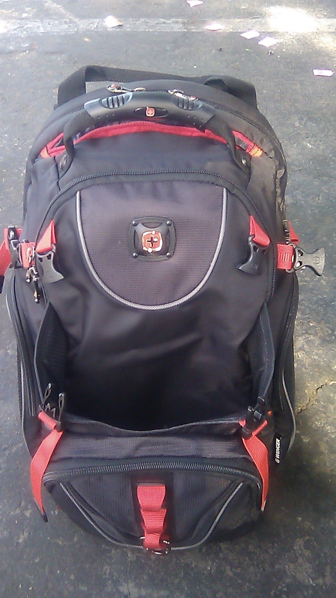 Swiss Wenger backpack new. Comfortable. Soac
