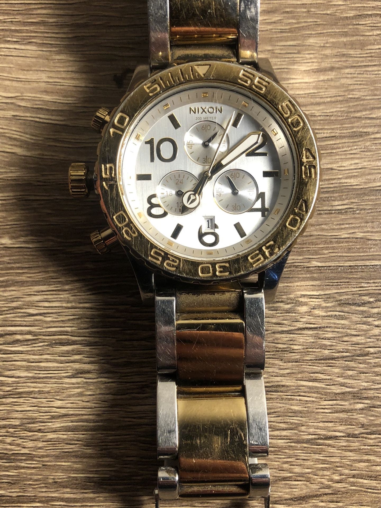 NIXON 51-30 CHRONO SILVER & GOLD WATCH for Sale in Los