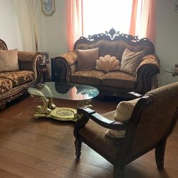 Living room set with tables