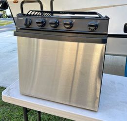 Dometic 3 burner stove and oven