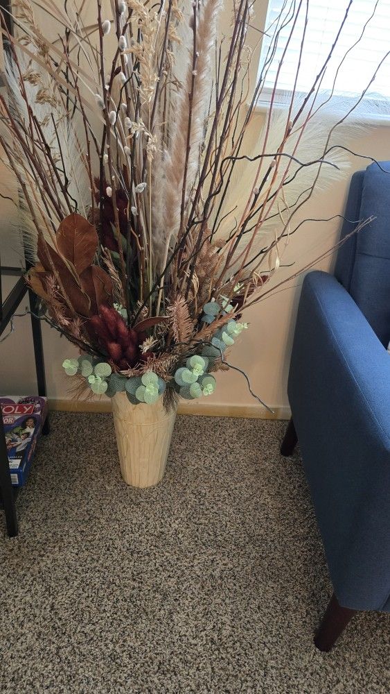 Beautiful White Vase And Flowers