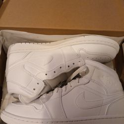 Air Jordan 1 MID 9.5