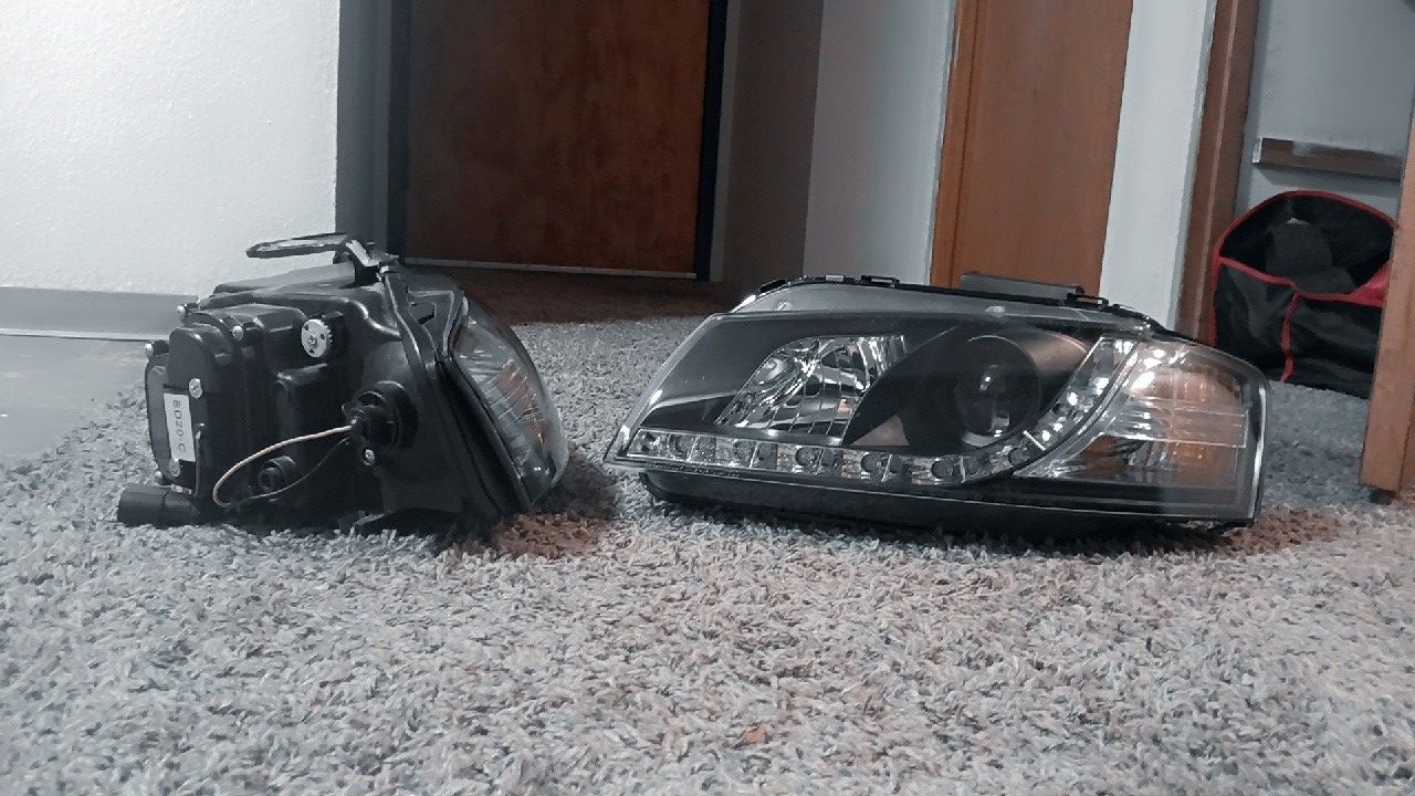 Headlights 2009 AUDI A4 