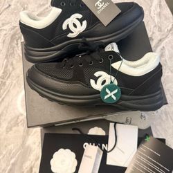 Chanel cc runners