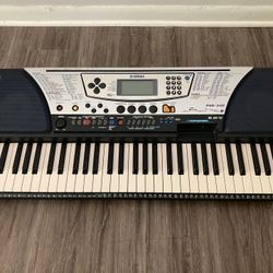 Yamaha PSR-340 Electronic Keyboard & Synthesizer w/accessories