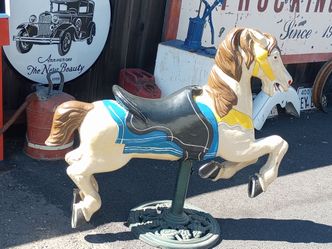 Carousel Horse Allan Herschell    40s Cast Iron Body Rare Antique  Original Real