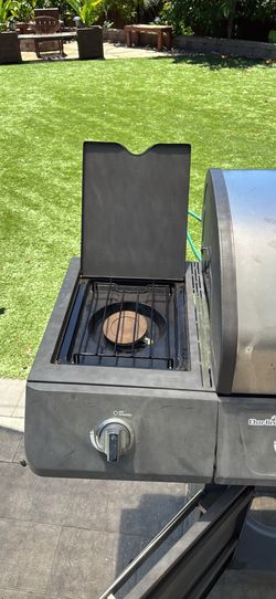 Char-Broil Classic 4-Burner Gas Grill with Side Burner