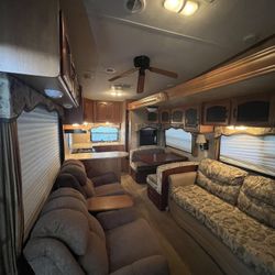 2008 Keystone Montana Fifth Wheel 32Ft