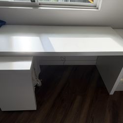 IKEA Malm Desk
