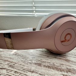 BEATS Limited Edition Rose Gold headphones 
