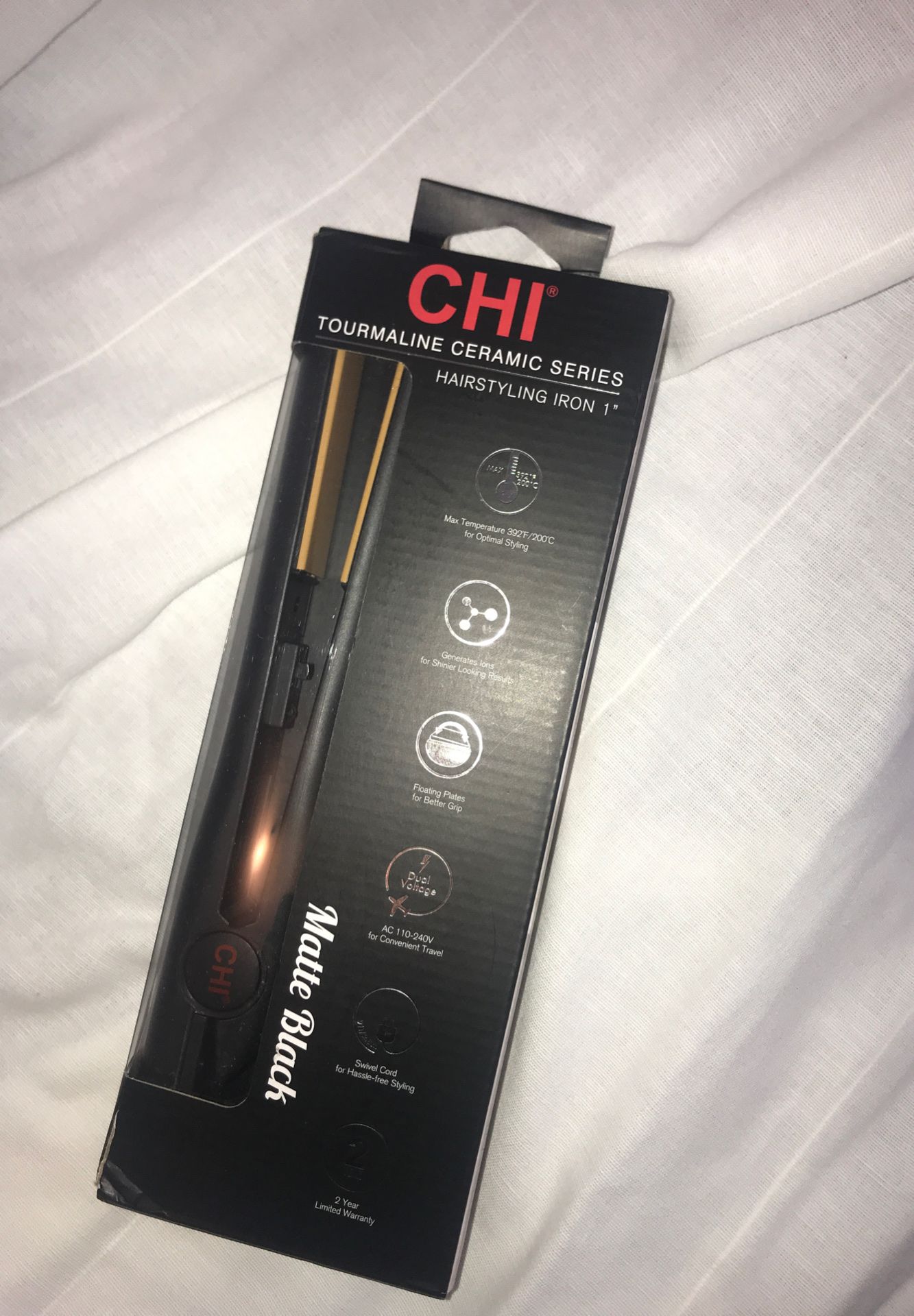 CHI hair straightener, brand new (392 degrees)