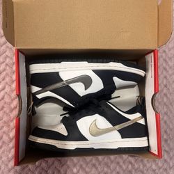 Women's Nike Dunk Low 