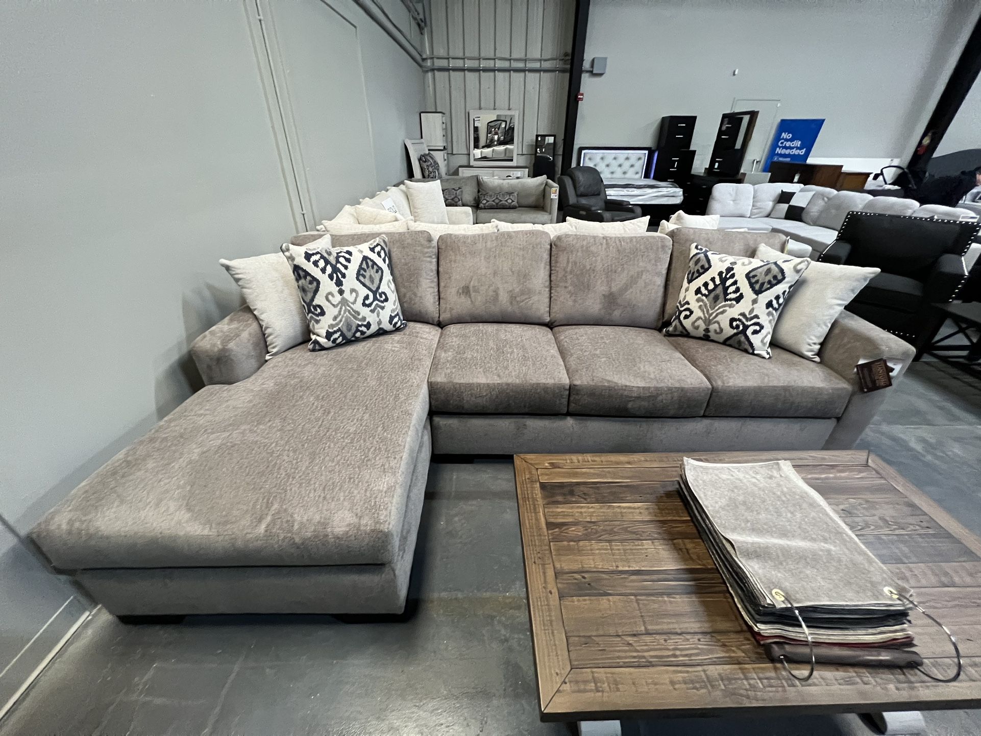 Gray Sectional w/ chaise