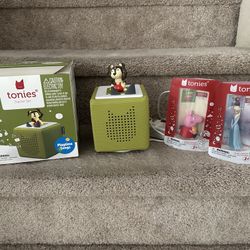 tonies Starter Set with Peppa Pig and Elsa (Frozen) Character Stories