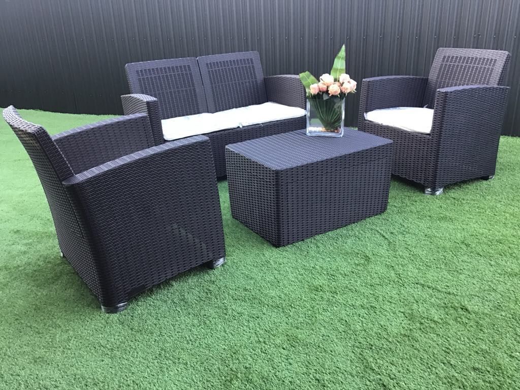 Set de patio - Loveseat con dos butacas y mesa