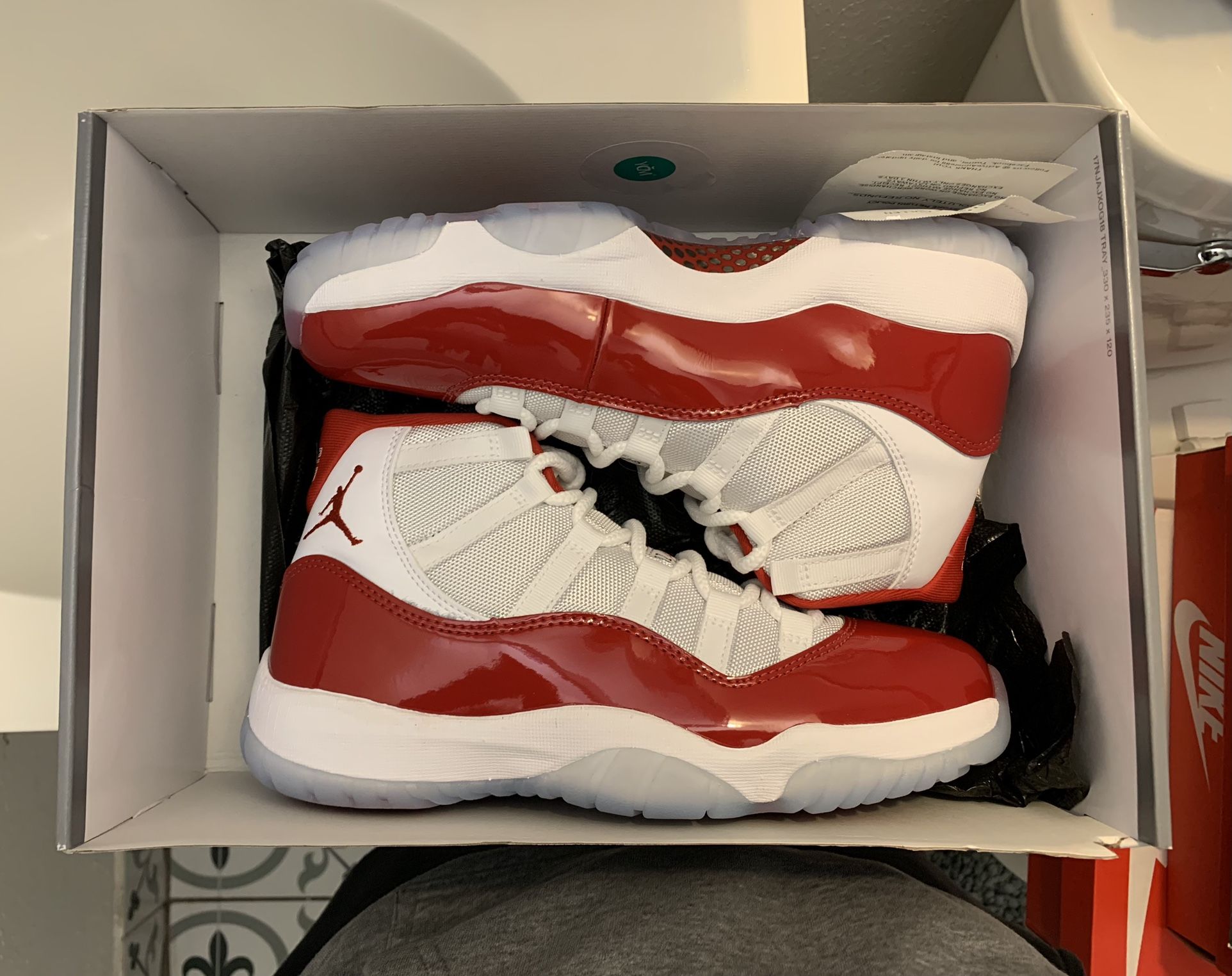 Ds Air Jordan Cherry 11s Size 8