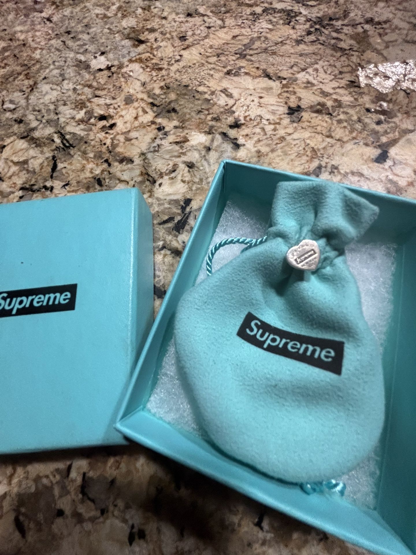 Supreme Tiffany Earring 