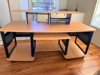 Professional studio workstation desk w/desk and rack mounts