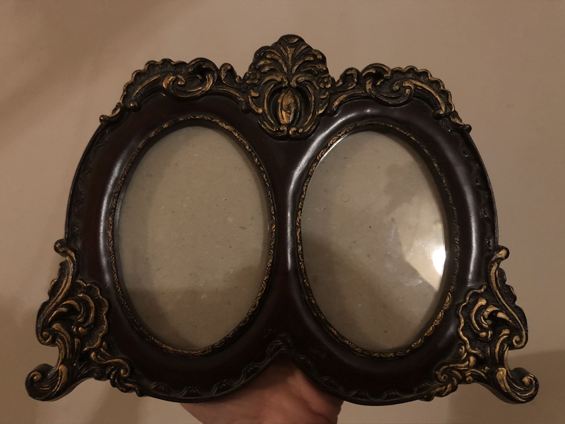 Cute Antique Look Dbl Frame