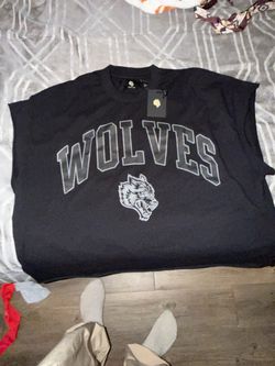 Darc wolves shirt Medium