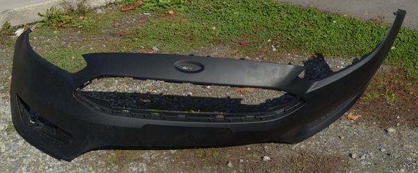 USED REF#U0303 || 2015-2018 FORD FOCUS || FRONT BUMPER COVER ONLY