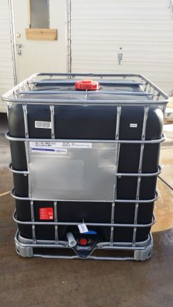 Blowout Sale-275 Gallon UV Resistant IBC Totes