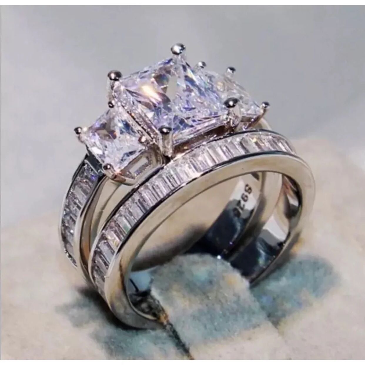 Wedding engagement stimulated diamond ring band set
