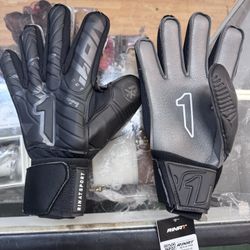 Rinat Goalkeeper Gloves Black Size 10
